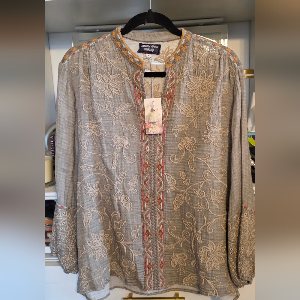 Johnny Was Embroidered Tunic Blouse M NWT